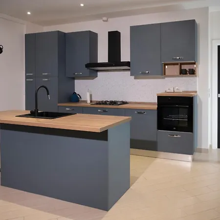 Alojamento de Acomodação e Pequeno-almoço Replay 3*